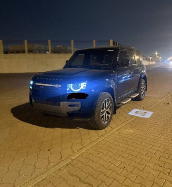 لاند روفر ديفندر P600  2025
