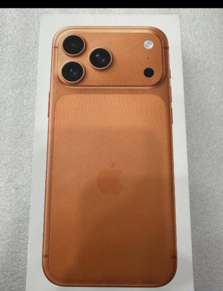 Iphone 17 pro max للبيع 