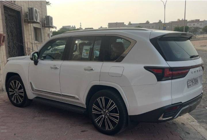 ليكزس LX 2024 للبيع 