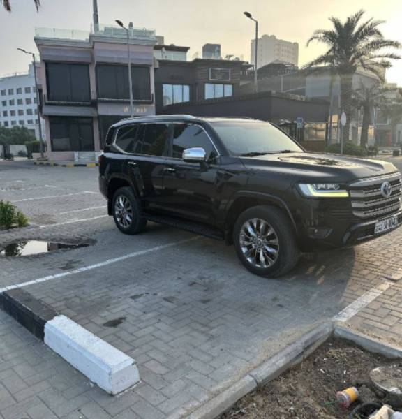 للبيع تويوتا لاند VX 2022