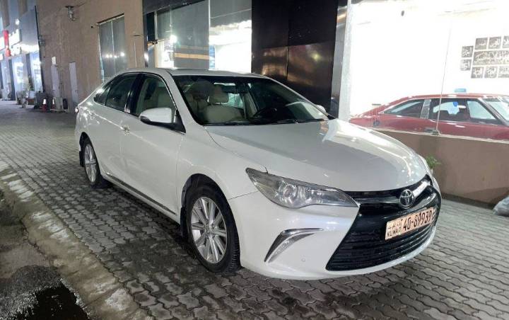 تويوتا كامري 2017 للبيع