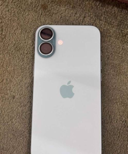 16 iPhone بلاس للبيع 